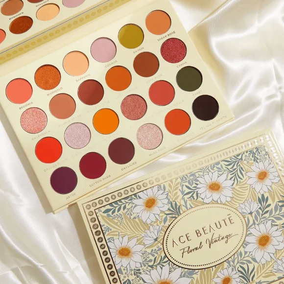 🔴 ACE BEAUTE Floral Vintage Palette - Limited Edition - Picture 3 of 3
